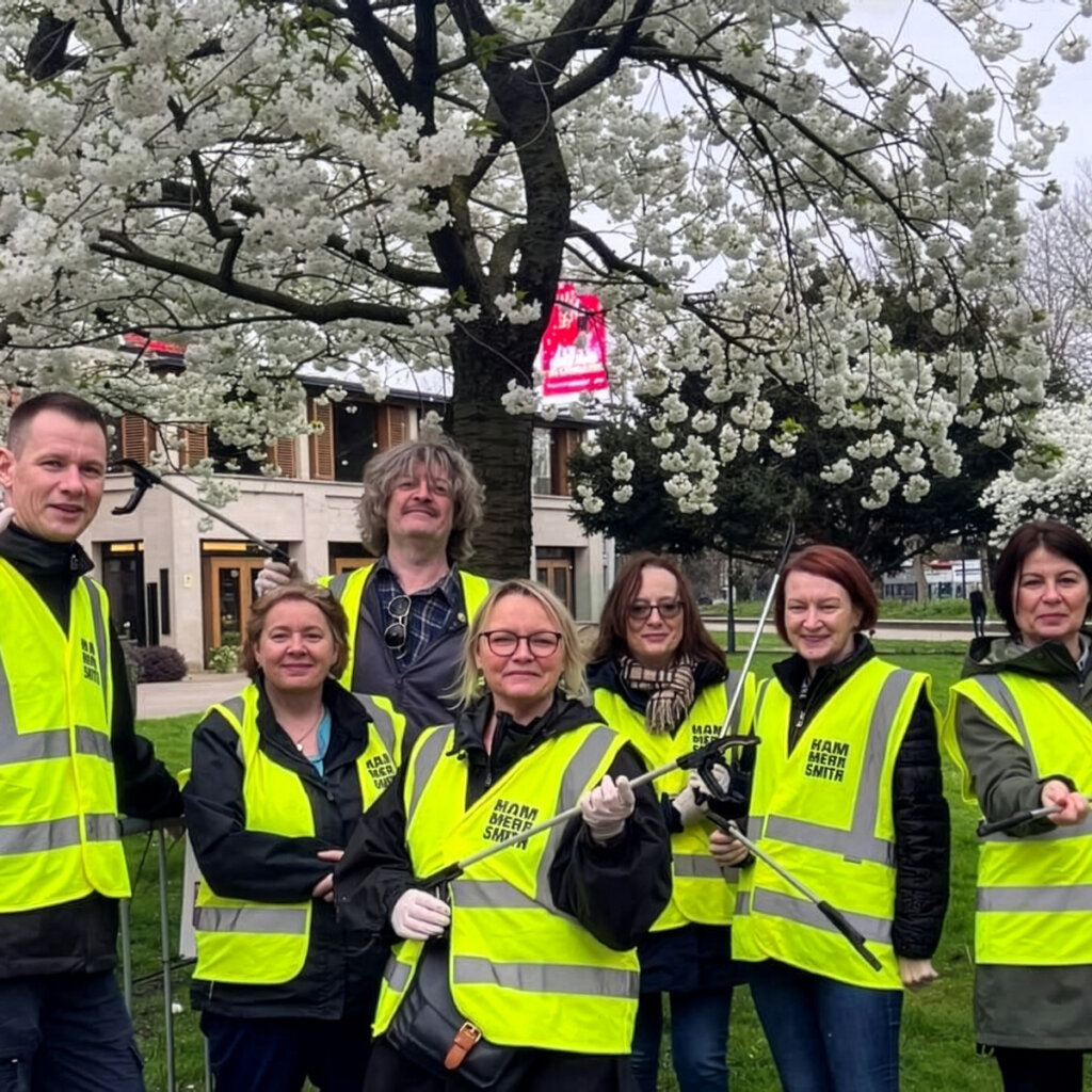 litterpick_UKTV_sq